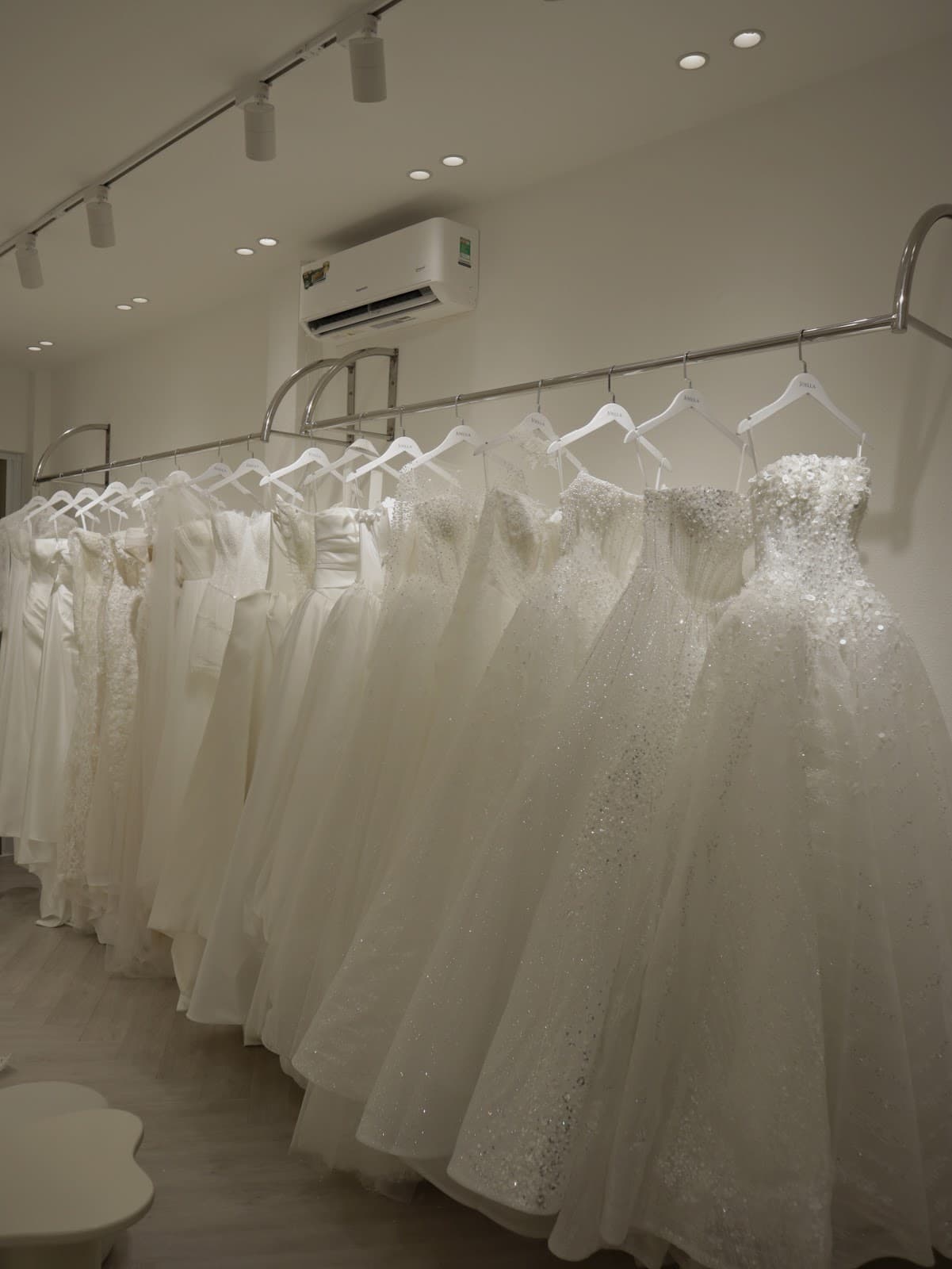 Studio váy cưới Jóella Bridal
