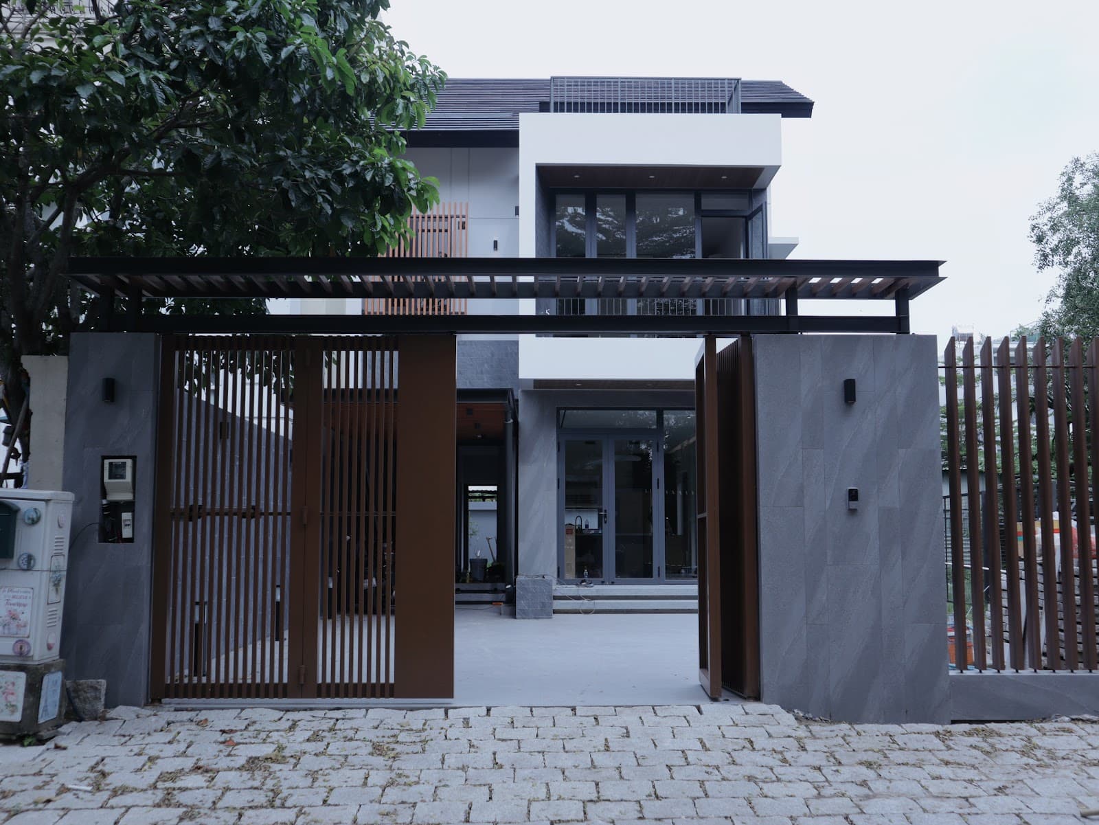 Villa sân vườn - Lê Việt Hải Anh